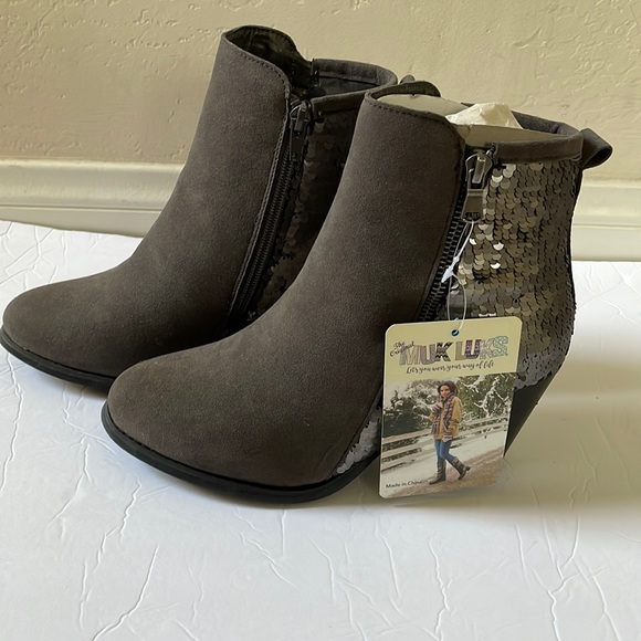 MUK LUKS pewter boots size 8.